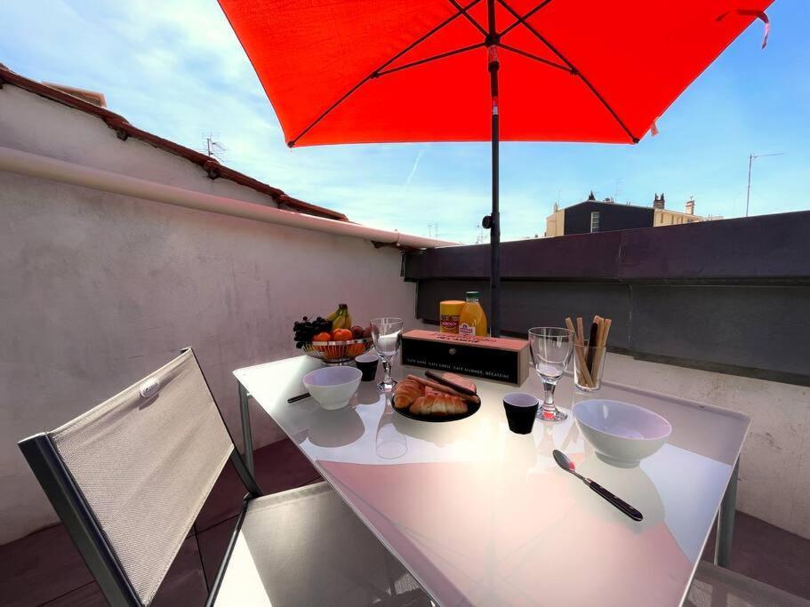 Charme Urbain Sous Les Toits-Terrasse/Clim/Parking Apartamento Béziers Exterior foto