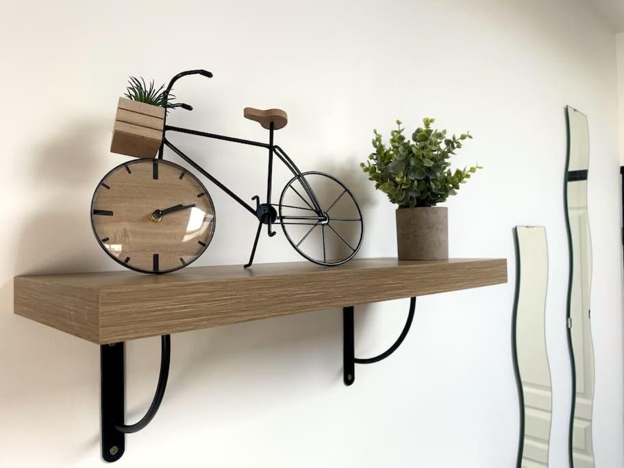 Charme Urbain Sous Les Toits-Terrasse/Clim/Parking Apartamento Béziers Exterior foto