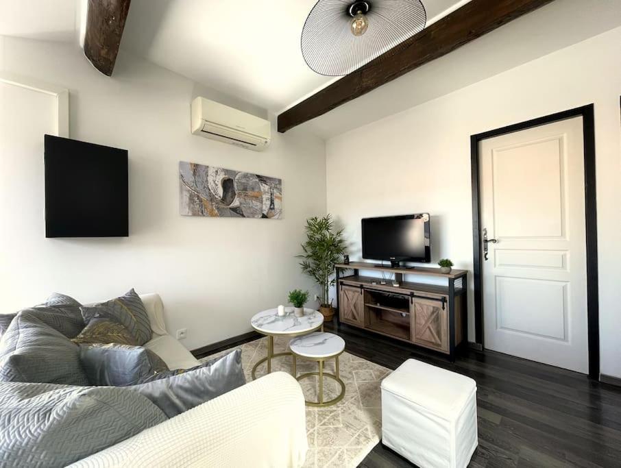 Charme Urbain Sous Les Toits-Terrasse/Clim/Parking Apartamento Béziers Exterior foto