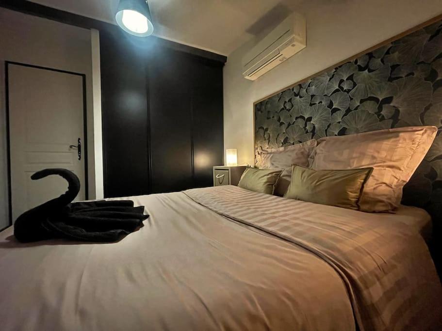 Charme Urbain Sous Les Toits-Terrasse/Clim/Parking Apartamento Béziers Exterior foto