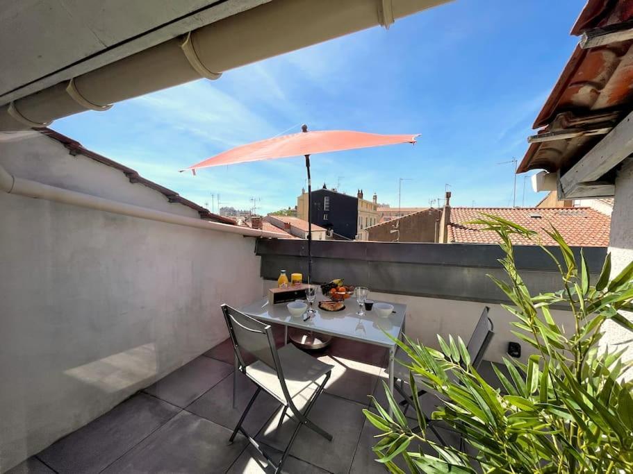 Charme Urbain Sous Les Toits-Terrasse/Clim/Parking Apartamento Béziers Exterior foto